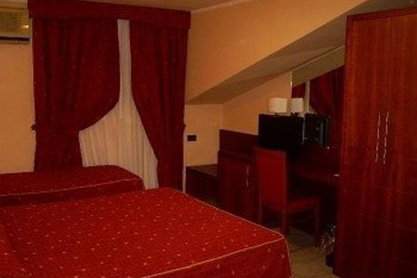 Pisani Hotel (San Nicola la Strada)